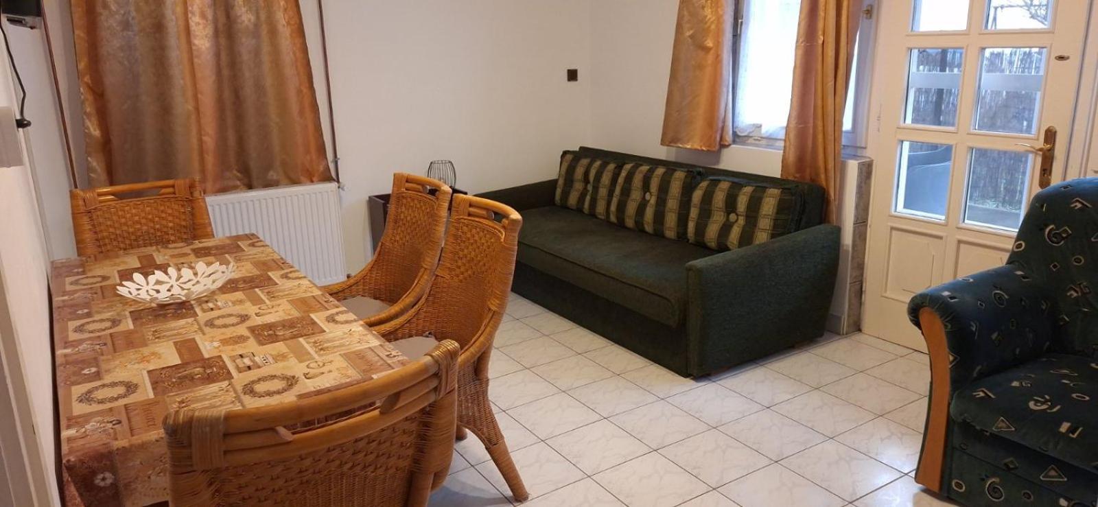 Benitta Vendeghaz Apartment Hajduszoboszlo Ngoại thất bức ảnh